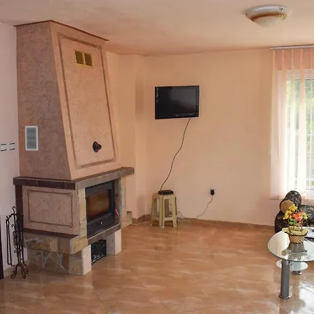 Four-bedroom Holiday In Village Σπίτι διακοπών