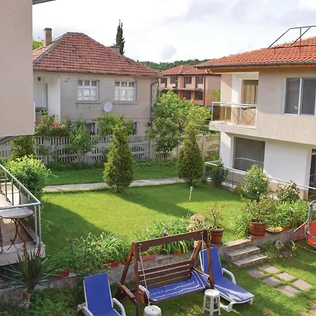 Four-bedroom Holiday In Village Σπίτι διακοπών Velika