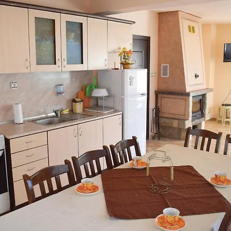 Four-bedroom Holiday In Village *